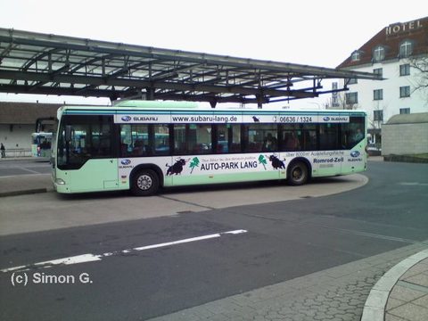 Anfang 2011 ist der Bus wieder mit Werbung ausgestattet, genauer gesagt "Auto Park Lang" - eine Aufnahme von Simon