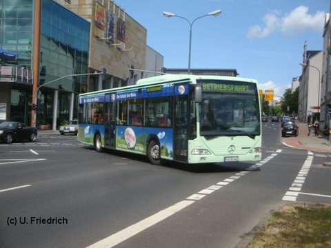 Im Sommer 2009 an eher ungewöhnlicher Stelle - ist ja aber auch eine Betriebsfahrt: Löherstraße/Frankfurter Straße