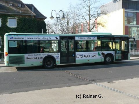 Auch Rainer photografierte den Bus mit seiner neuen Werbung für für das Subaru-Autohaus in Romrod-Zell
