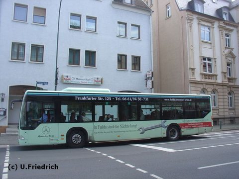 FD-BG 406 wirbt für die Mercedes Benz-Niederlassung Fulda, hier in der Leipziger Straße im Sommer 2007 Weitere Bilder hier   Der Bus ging Ende 2011 an