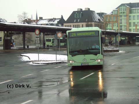 Zwischen Schneeresten geht es im März 2006 los in Richtung Wasserkuppe. Eine Aufnahme von Dirk
