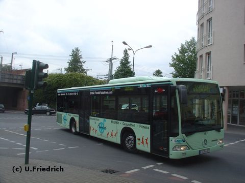Auf dem Weg Richtung Burgenstadt Schlitz am Heinrich-von-Bibra Platz: FD-BG 407, der für ein Sanitätshaus wirbt. Weitere Bilder gibt es hier  => Kr