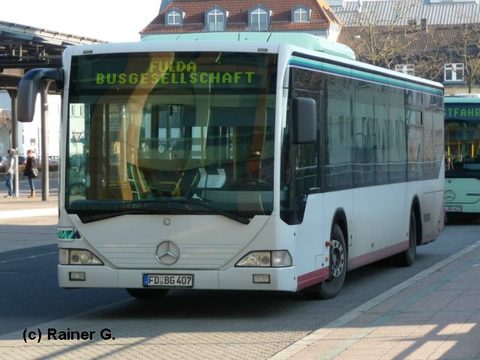 Im Februar 2011 von Rainer im Bild festgehalten: Der Bus steht in einer neuen Farbgebung - wie sie in Oberhessen gebräuchlich ist - am Fuldaer ZOB