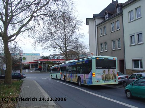 Im Dezember 2006 zumindest von hinten erwischt. Zu dieser Zeit war der Bus für das Bekleidungsgeschäft Hohmann &amp; Heil