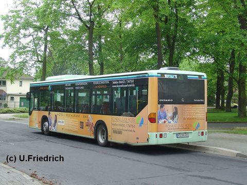 Heckaufnahme von FD-BG 411, während er wohl auf den Schulschluß wartet
