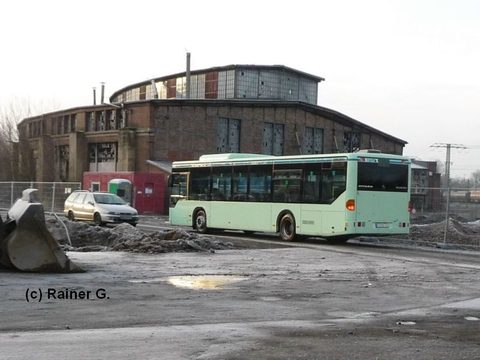 Im Dezember 2008 vor dem Lokschuppen des alten Bahnbetriebswerkes von Rainer erwischt, nun ohne Werbung