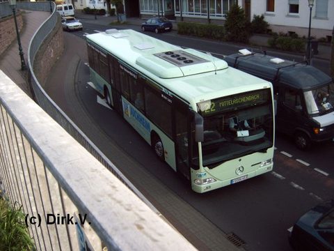 Eine der ersten Aufnahmen stammt von Dirk und entstand im Mai 2006 aus leicht erhöhter Position in der Kurfürstenstraße