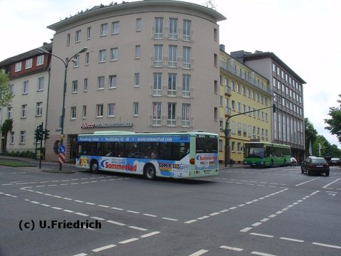 Auf dem Weg zum ZOB: FD-BG 416. Er wirbt für ein Möbelhaus. Hier gibt es noch ein paar weitere Bilder  => HLB, Hofheim
