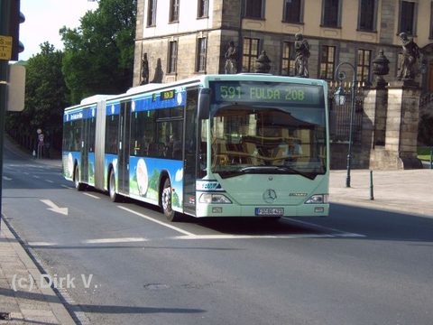 Im Mai 2006 kommen wir auf Linie 591 gerade aus der Burgenstadt Schlitz die Pauluspromenade entlang...