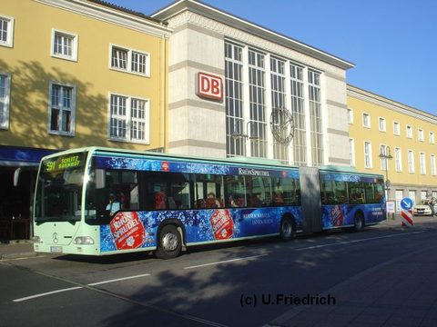 Im Mai 2007 mit Werbung für Rhön Sprudel vor dem Fuldaer Bahnhof