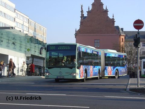 FD-BG 423 bei der Abfahrt vom Stadtschloß in Richtung der 20 Kilometer entfernten kleinen Burgenstadt Schlitz Hier gibts weitere Aufnahmen  => Jasp