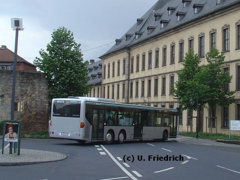 Auch hier wieder auf Linie 591: Abfahrt vom Stadtschloß Richtung Burgenstadt Schlitz, die etwa 30 Kilometer entfernt ist