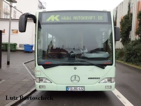*neu Am 9. Januar 2012 erwischte Lutz Bartoscheck den früheren FGB-Bus in der Kaiserstraße in Neumünster