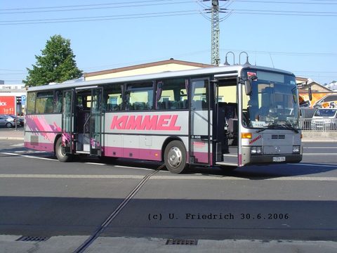 Auch Omnibusse der Firma Kimmel aus Züntersbach waren am ZOB anzutreffen wie hier dieser Mercedes Benz O 408 - hier "im Auftrag der RKH" (der Aufklebe