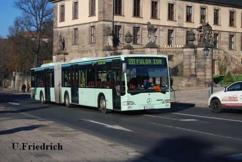 Der frühere FBG-Bus FD-BG 428 ist im November 2012 mit dem Kennzeichen VB-K 658 auf Linie 591 auf seinem Weg zum Fuldaer ZOB im Einsatz