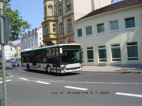 Hier ein weiterer solcher Bus, dieses Mal in der Goethestraße