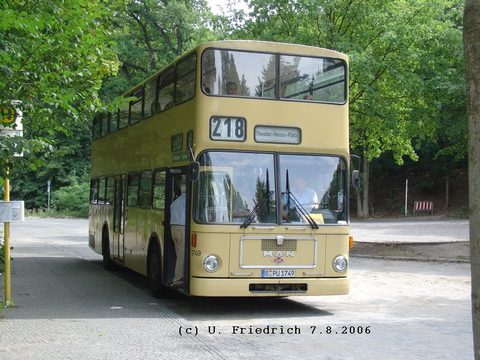 Wagen 1749 stammt aus dem Jahre 1980 und besitzt bereits den zweiten Aufgang zum Oberdeck, den die ersten Baujahre noch nicht hatten