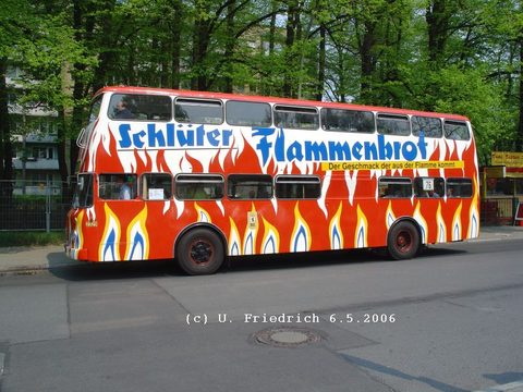 Auch das gibt es: Wagen 2329 erhielt eine Original 70er Jahre Pop-Bemalung für Schlüter Brot (das es heute gar nicht mehr gibt) und war auf der diesjä