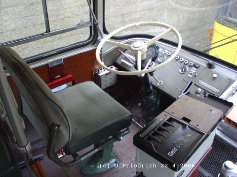 So sieht ein Fahrerplatz anno 1962 aus