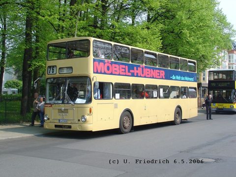 Auch SDs besitzt die ATB einige. Wagen 2626 aus dem Jahre 1975 ist ein weiterer (und wie ich finde: mit seiner historischen Werbung besonders schöner)