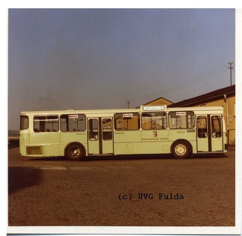 Wagen 9, ein früher Mercedes Benz O305 aus dem Jahre 1970 - noch mit Stadtwappen und Aufschrift "Barockstadt Fulda" in goldenen Lettern Auch diese Auf
