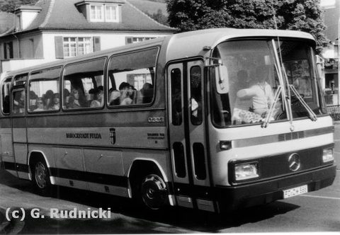 Unterwegs im Jahre 1979 Was bei den Stadtbussen Ende der siebziger Jahre nicht mehr anzutreffen war - der kleine Reisebus besaß noch die Aufschrift "B