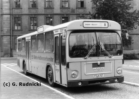 Wg 25 Bj. 1973 MAN SL 200 FD-N 157 Auch Wagen 25 hatte Werbung für Juno Küchengeräte. Hier steht er 1978 am Stadtschoß abfahrtbereit auf Linie 9 nach