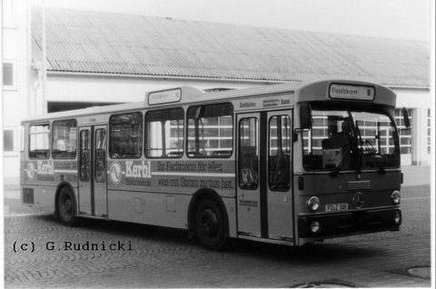 Wagen 39 Bj. 1982 MB O 305 FD-Z 509 A 1996 Wagen 39 im Jahre 1983 auf dem Betriebsgelände mit Werbung für Kerbl. (c) G.Rudnicki