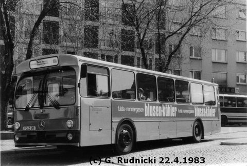 Wg 43 Bj 1982 MB 0 305 FD-Z 510 Wagen 43 im Einsatz auf der 10A. 1983 mit Werbung für Blusen Köhler (c) G. Rudnicki Ein Bild von Wagen 43 aus dem Jah