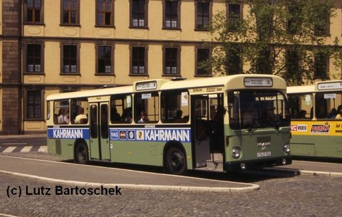 Wg 40 Bj. 1985 MAN SL 200 FD-D 824 1985 wurden drei SL 200 angeschafft, die nun nicht mehr den Zierrahmen an der Front besaßen. Eine Aufnahme von 198