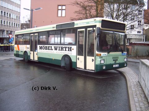 Wg 60 / 128 Bj. 1993 SL 202 FD-N 961 Im Winter 2005/6 bei nicht so tollem Wetter von Dirk am Stadtschloß erwischt: Wagen 128 - der einzige SL 202, der