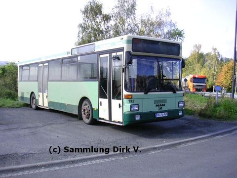 Hier unser Bus im Jahre 2004, noch in der originalen Fuldaer Farbgebung, nun bei der Firma Ebke in Homberg/Ohm. Diese Aufnahme hat ein netter Mensch D