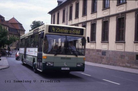 WIm Juni 1993 - da war der Bus gerade ein halbes Jahr im Einsatz. Hier trägt er Werbung für die Landesgartenschau, die ein Jahr später, 1994, in Fulda