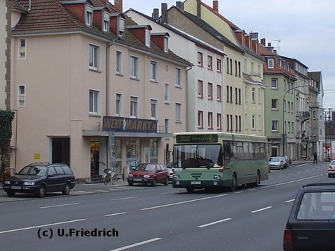 Dezember 2006: Auf Dienstfahrt Richtung Depot in der Leipziger Straße - meine letzte Aufnahme von Wagen 127