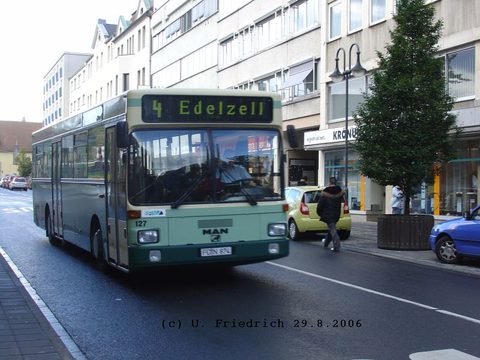 Und nun geht´s los nach Edelzell, durch die Rabanusstraße zur ersten Haltestelle Universitätsplatz