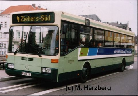 Im Jahre 1995 von M. Herzberg im Bild festgehalten: FD-N 261 mit Werbung für die Allianz