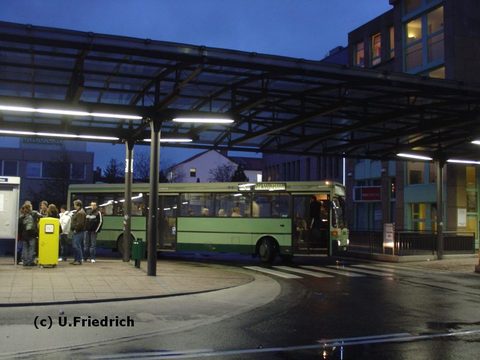 Frühe Abende im Dezember: Aam  11.12 2006 bei der Abfahrt vom ZOB
