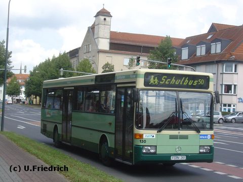 Im August als Schulbus am Rosengarten
