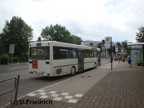 Hier auch nochmal eine Heckaufnahme an der Haltestelle der Linie 30