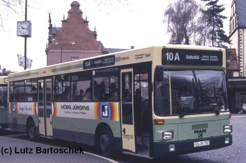 Lutz Bartosckek konnte Wagen 22 im Jahre 1989 am Stadtschloß photografieren: Da gab es noch die Linie 10A