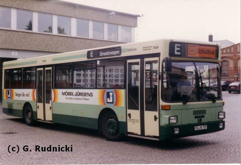 Wg 22 / 137 Bj. 1988  SL 202 FD-JN 797 Wagen 22 ist einer der ersten MAN-Standard II Busse der Üwag. Eine Aufnahme von Herrn G. Rudnicki 1992 Weitere 