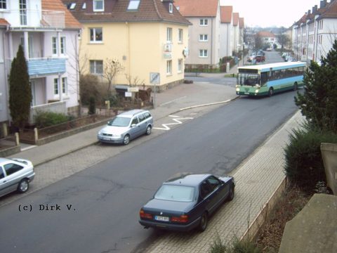 Da biegt er tatsächlich um die Ecke, was zu diesem Zeitpunkt schon längst absoluten Seltenheitswert hat