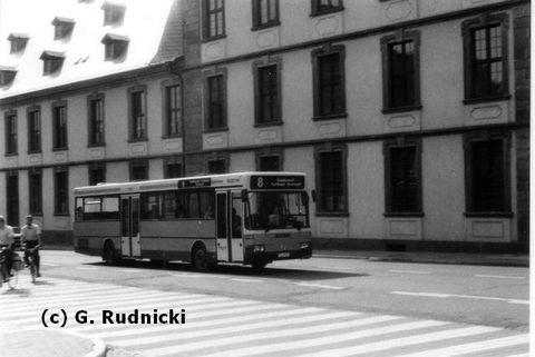 Bereits im Juli 1987 hatte Herr Rudnicki Wagen 25 ablichten können, also in seinen allerersten Einsatztagen. Hier bei der Ankunft am Stadtschloß