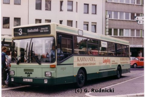 1992 im Einsatz auf der früheren Linie 3 nach Ziehers Süd, aufgenommen von Herrn Rudnicki am Stadtschloß