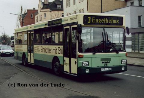 Wg 27 /134 Bj. 1990 SL 202 FD-JU 523 Mitte der Neunziger von Ron erwischt: Wagen 27 auf dem Weg nach Engelhelms, mit Werbung für das Einrichtungshaus 