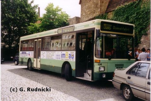 Im Jahre 2000 traf Herr Rudnicki nochmals auf Wagen 136, der zu dieser Zeit Werbung für die Firma Brehl hatte