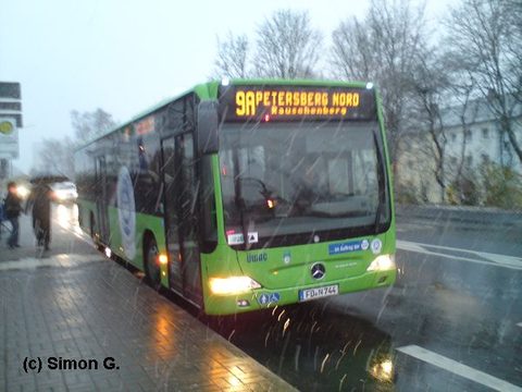 Ein anderer ist FD-N 744, hier von Simon bei Schneeregen auf Linie 9A erwischt