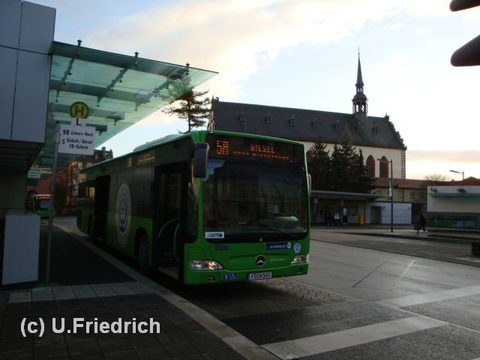 Am gleichen Tag am Bussteig der Linie 5A nach Giesel