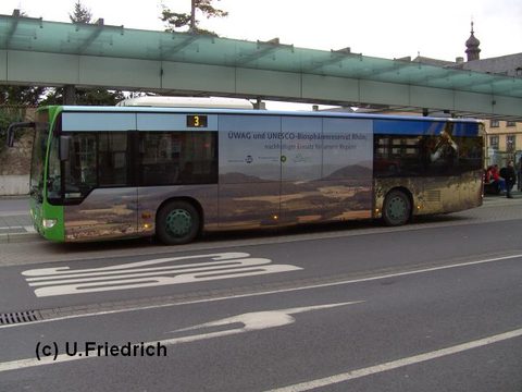 Hier ist er nochmals am 4.12.2009 auf Linie 3 abfahrtbereit am Stadtschloß