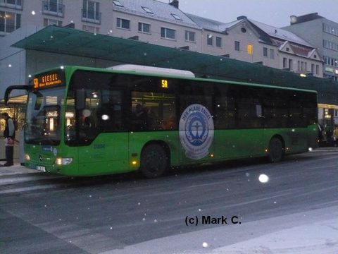 Und dann beginnt es zu schneien - abfahrbereit am Stadtschloß auf Linie 5A nach Giesel - eine Aufnahme von Mark